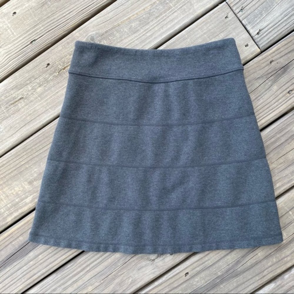 Athleta I Strata Stripe Knit Skirt w/ pockets I Size Small - Picture 3 of 8